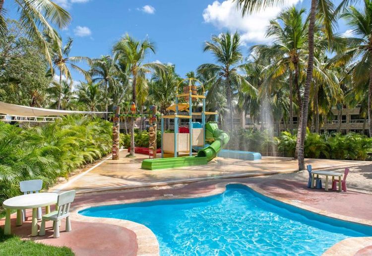 Une partie de l'espace aquatique pour les enfants dans l'hôtel