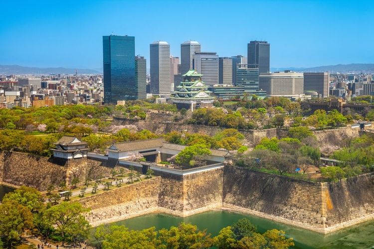 Ville et château d'Osaka au Japon