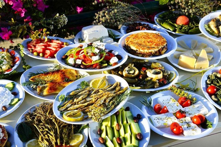 Saveurs authentiques : la cuisine crétoise révélée