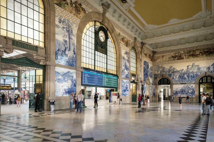 Les fresques bleutées de la gare de Sao Bento