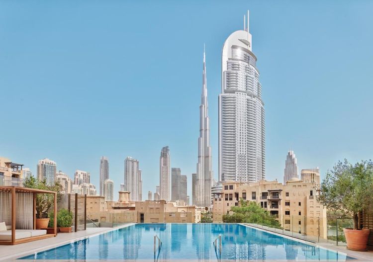 The swimming pool at the Dubai EDITION hotel / Dubai EDITION - Booking.fr