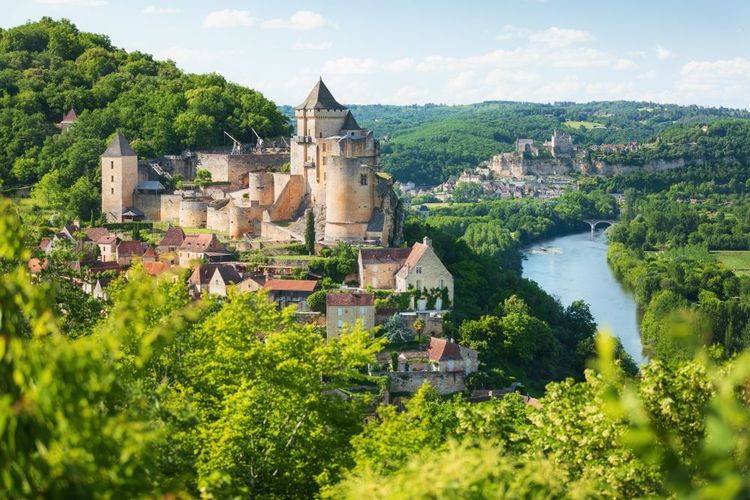 Castelnaud Castle, the castle that dominates the Dordogne valley! 