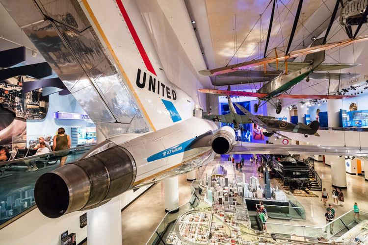 Collection d’avions dans le Musée des Sciences et d’Industrie de Chicago