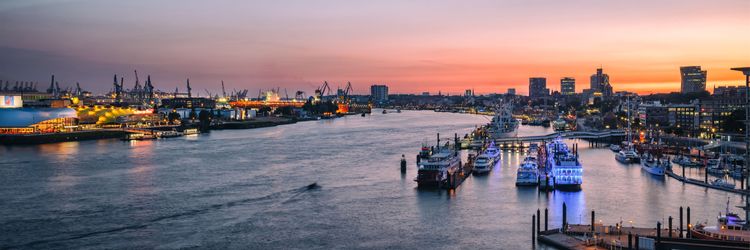 Der Hamburger Hafen: Eine Reise durch die maritime Geschichte und kulinarische Vielfalt