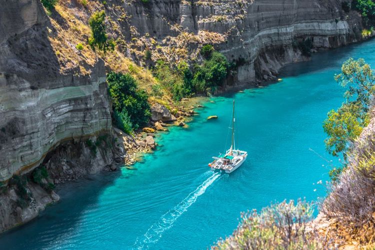 Le canal de Corinthe