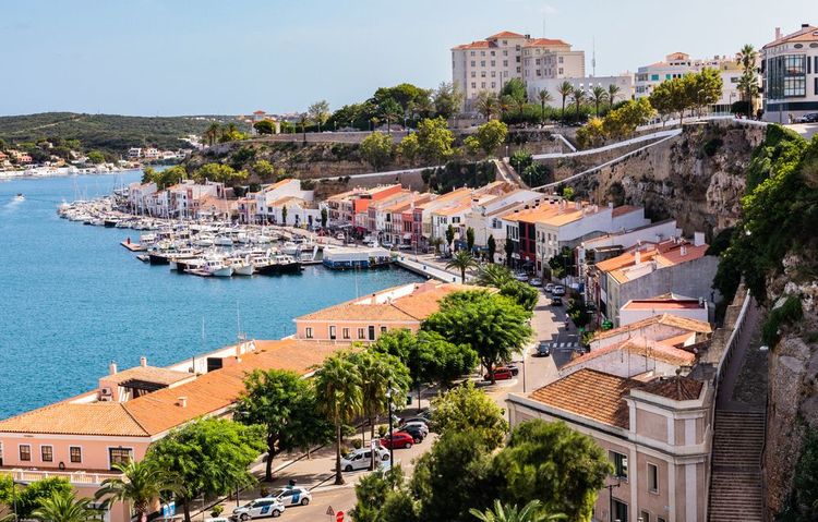 Le front de mer à Mahon, Minorque 