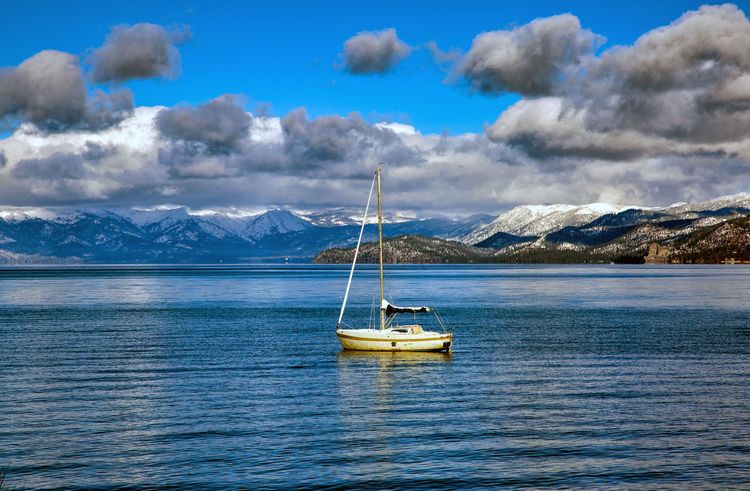 Plaisance sur le lac Tahoe.