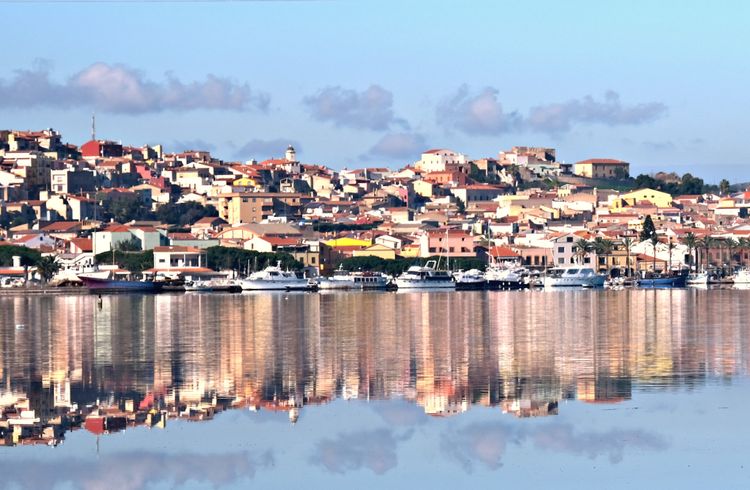 Sant’Antioco vu depuis la mer