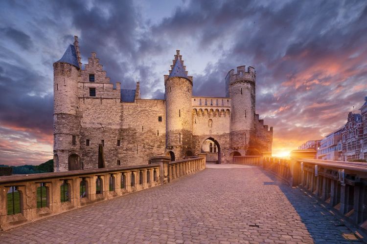 Visite d’un château médiéval au cœur de la ville d’Anvers, découvrez Het Steen !