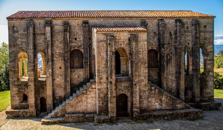 Un tesoro prerrománico en Oviedo: Iglesia de Santa María del Naranco