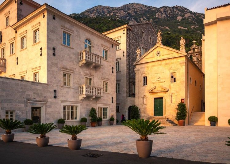 Le palais Smadja (ou Smekja) au cœur de Pérast