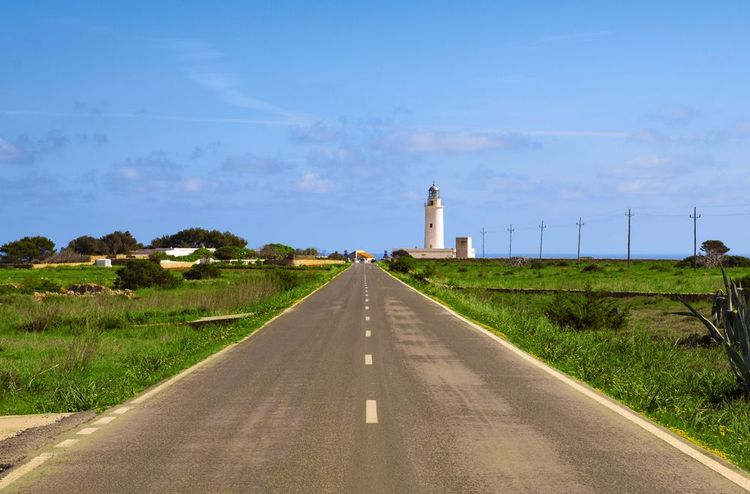 Autre itinéraire vers le phare, goudronné celui-là