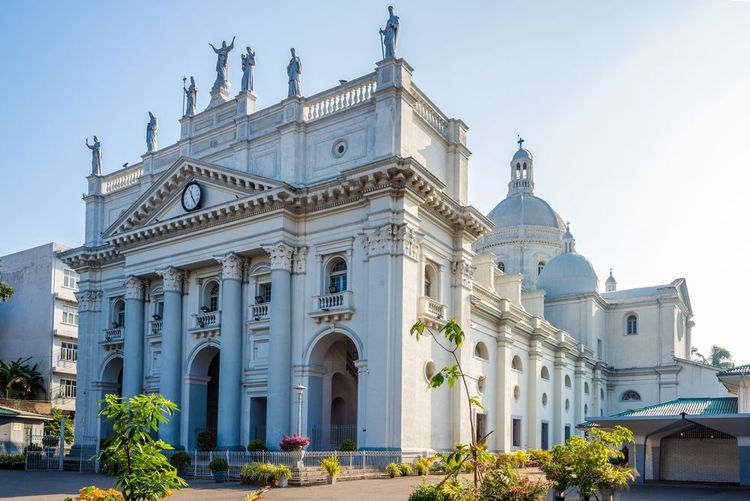 Entre temples et mosquées, la Cathédrale de St-Lucia à Colombo