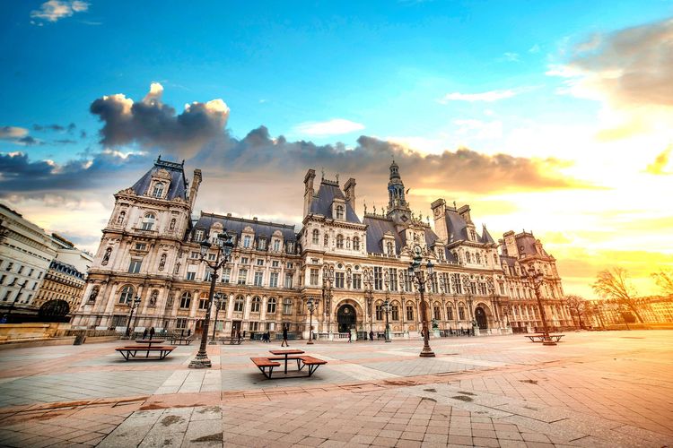 Rendez-vous ici le 24, sur le parvis de l'Hôtel de Ville de Paris