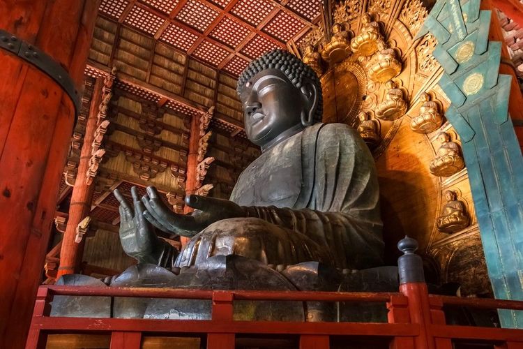 Le Daibutsu du temple Daibutsu-den dans le Todai-Ji à Nara