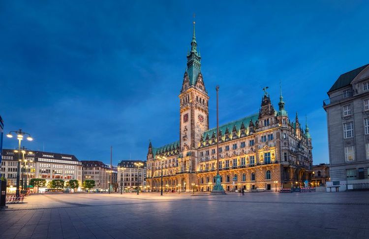 Rathausmarkt Hamburg: Ein Must-See für Kultur, Geschichte und Genuss