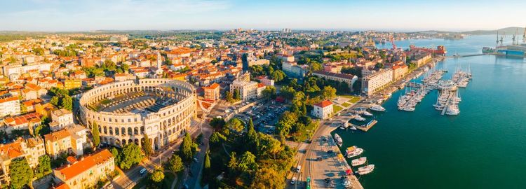 Pula: Eine Reise durch Geschichte, Kultur und adriatische Schönheit