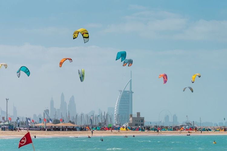Kite surfers at Kite Beach in Dubai