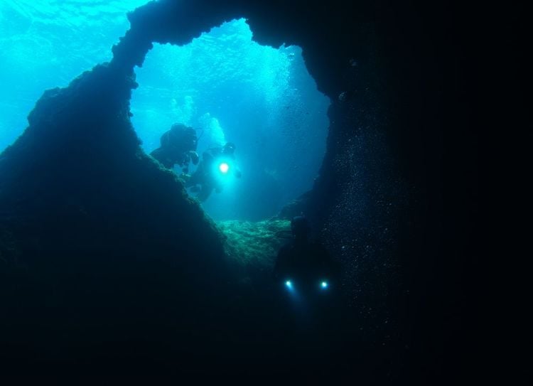 Plongée dans les trous et grottes de l'archipel croate