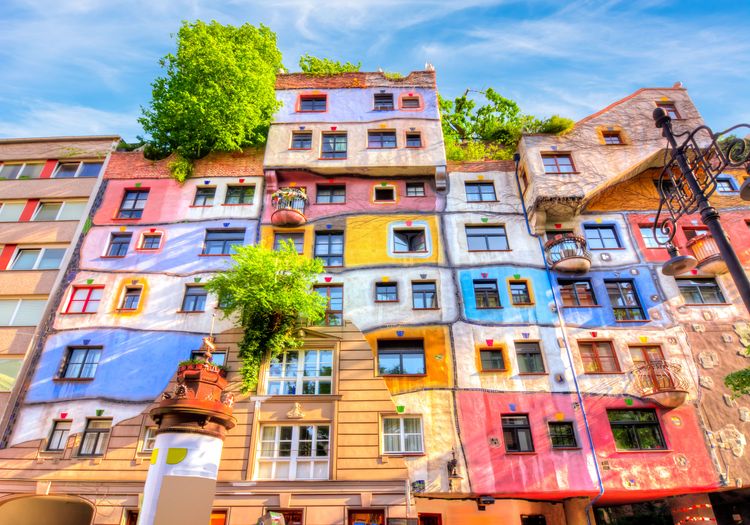 Descubra la famosa Hundertwasserhaus