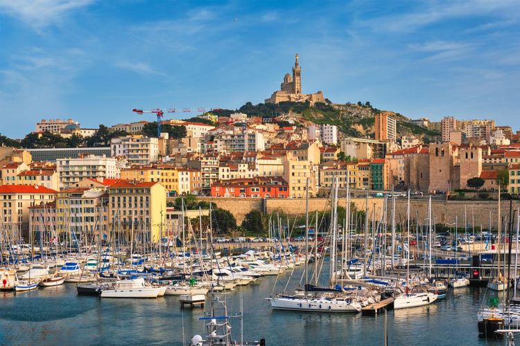 Vue sur Notre-Dame de la Garde, depuis le Vieu-Port de Marseille