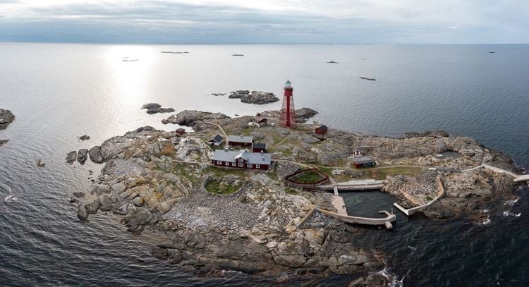 L'île de Hamnskar avec le phare de Pater Noster