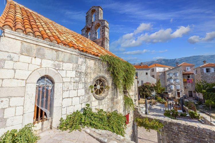 Accéder au monastère est aisé