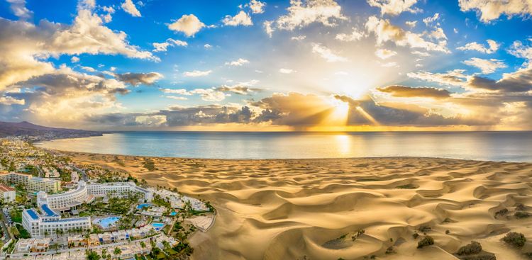 Playas y gigantezcas dunas en Maspalomas