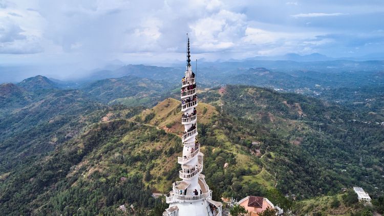 Visite la torre Ambuluwawa en Kandy, una construcción misteriosa