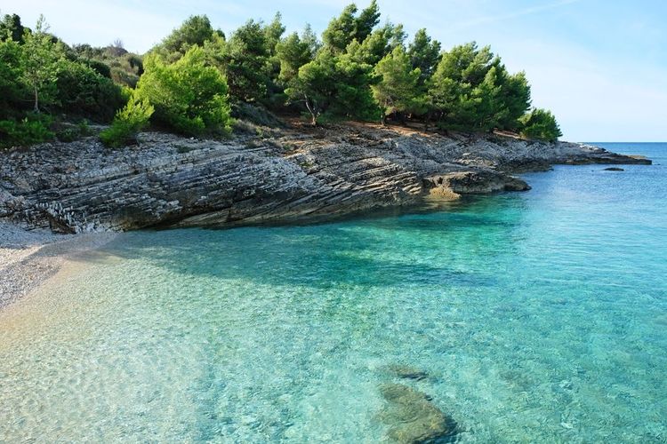 Una delle spiagge della penisola d’Istria, situata nel parco Naturale di Kamenjak