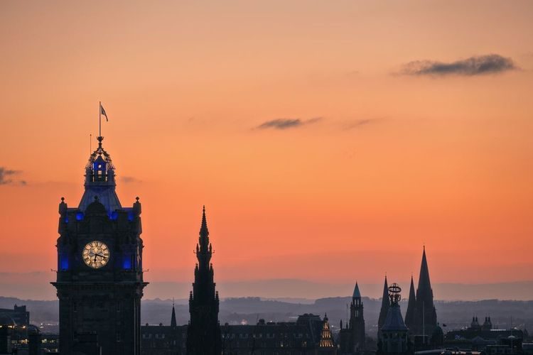 Night falls on Edinburgh and its steeples: Blue Hour, Balmoral Clocktower