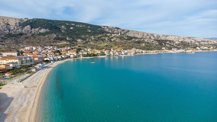 La plage de Vela Plaza- Baska.