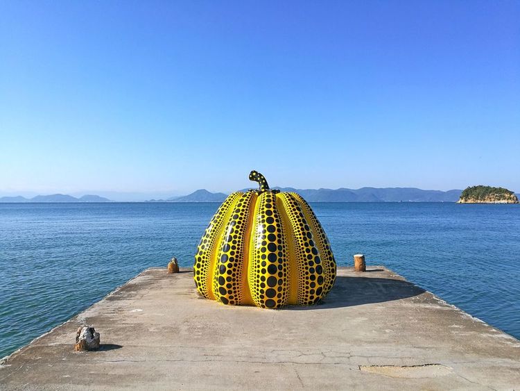 La Citrouille Jaune de Yayoi Kusama.