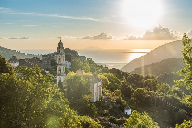 Pierre verte, Corse