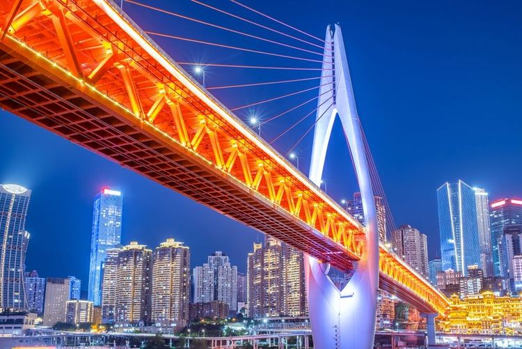 Le pont Qiansimen traverse le fleuve