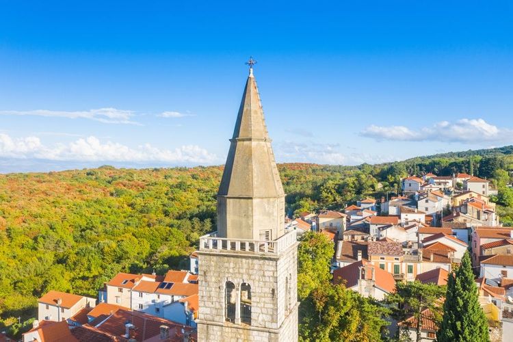 Vieille ville de Dobrinj sur l'île de Krk