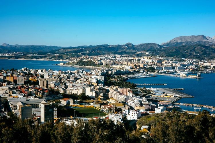 La ville de Ceuta, cernée par la méditerranée