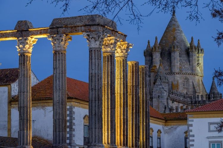 Le Temple romain d’Évora et sa ville historique
