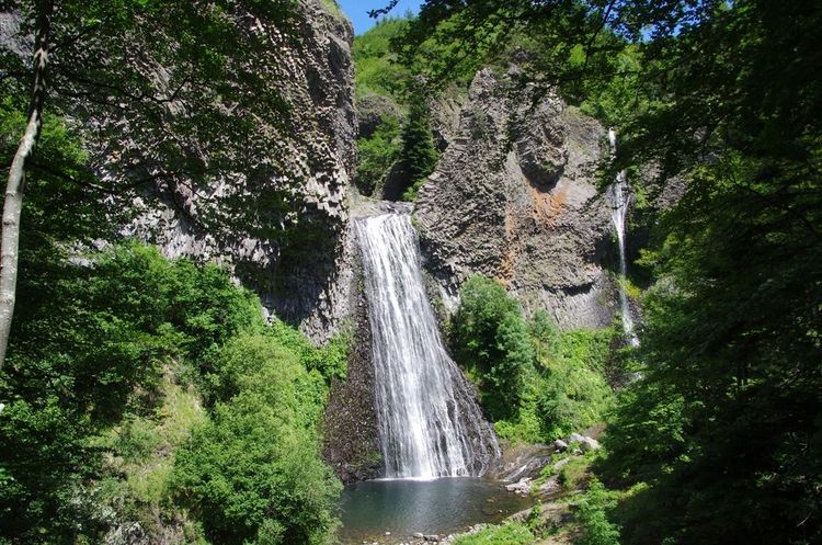 la cascade de Ray Pic en Ardèche, en France, en Europe