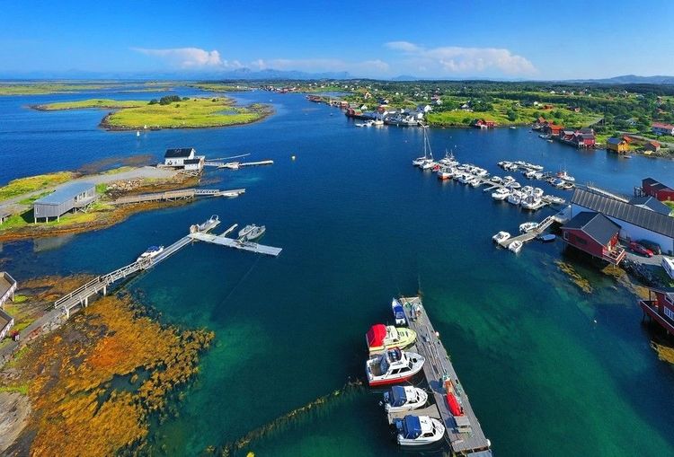 Vue aérienne sur la zone portuaire de Vega