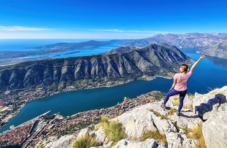 Lovcen, les montagnes d'Orjen et Kotor (à g.) au fond des gorges