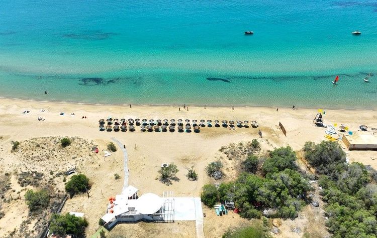 Vue aérienne sur la Golden Beach, facile d'accès