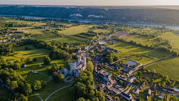Les ruines de l'abbaye bénédictine médiévale de Jumièges, Normandie, France