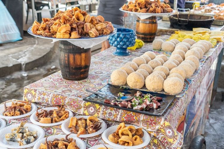 Arancini sur le marché de Ballarò, Palerme