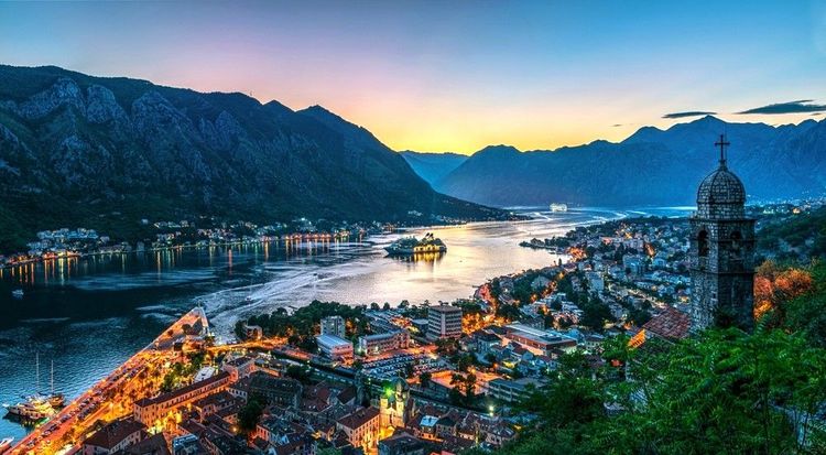 Kotor à la nuit tombante