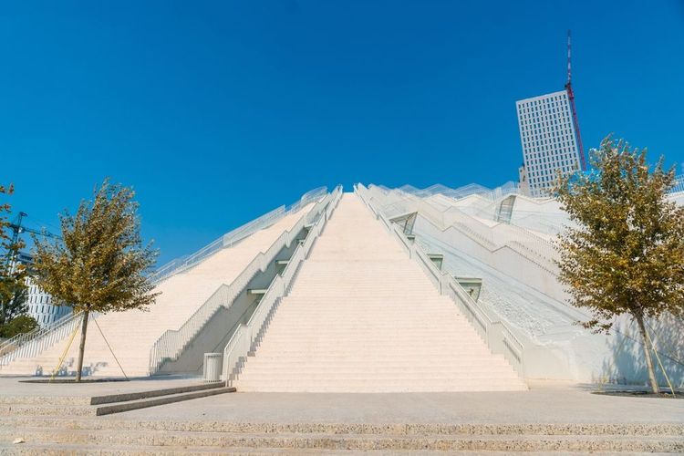 La pyramide de Tirana