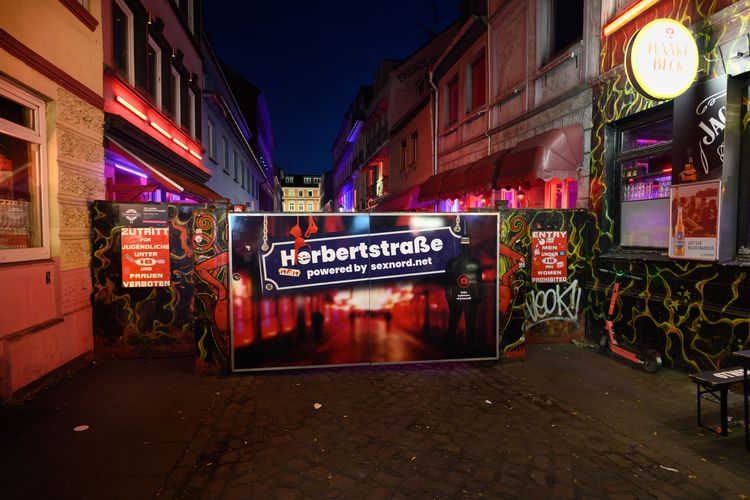 Reeperbahn: Das Dunkle Geheimnis hinter Hamburgs Glanz und Glamour