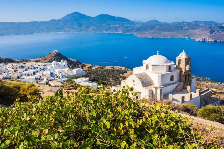 Chemins magiques et points panoramiques : les randonnées envoûtantes de Milos