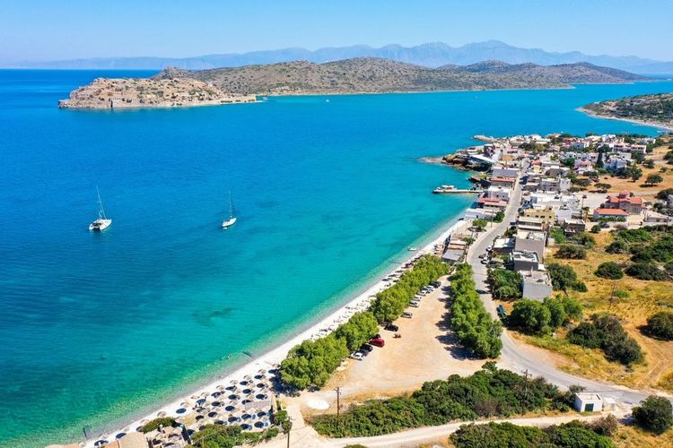 Plage de Plaka