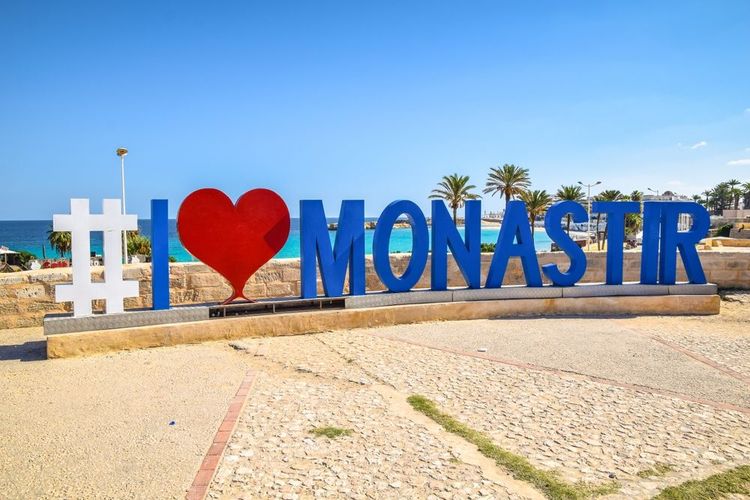 Sculpture "I Love Monastir", Monastir, Tunisie